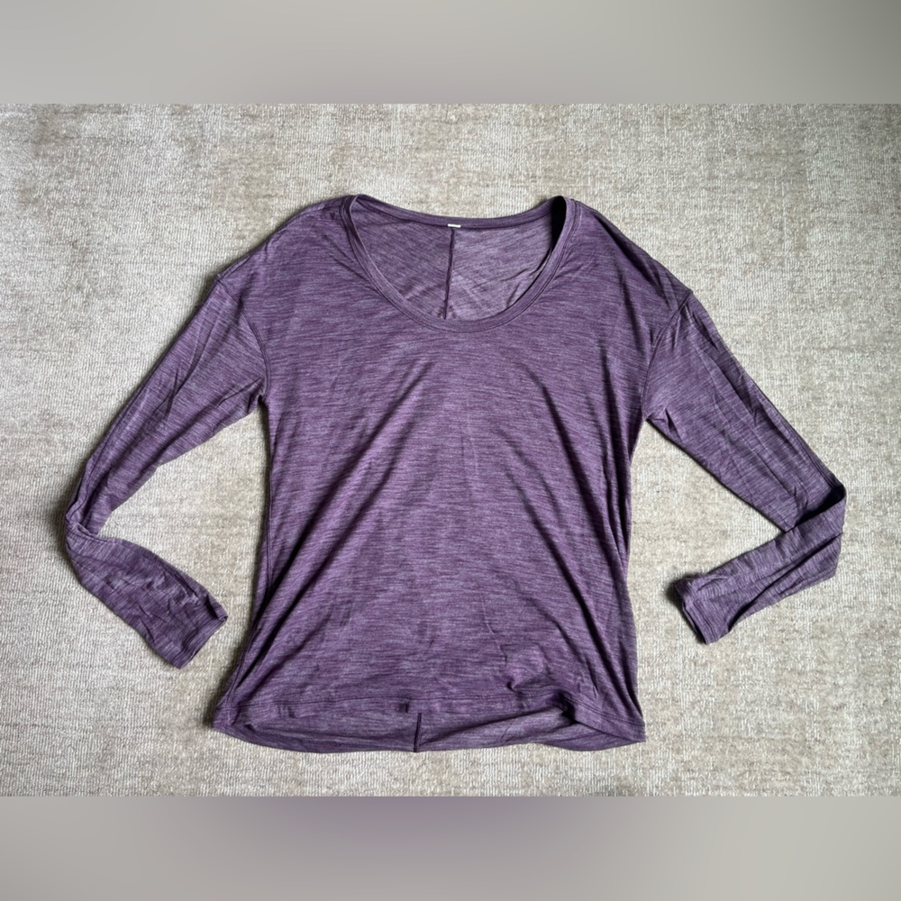 Lululemon’s purple scoop neck shirt